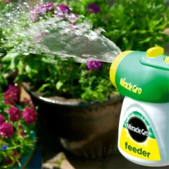 Miracle-Gro Soluble Feeder -Garden And Outdoor Goods Store 12838275 1224832979331002