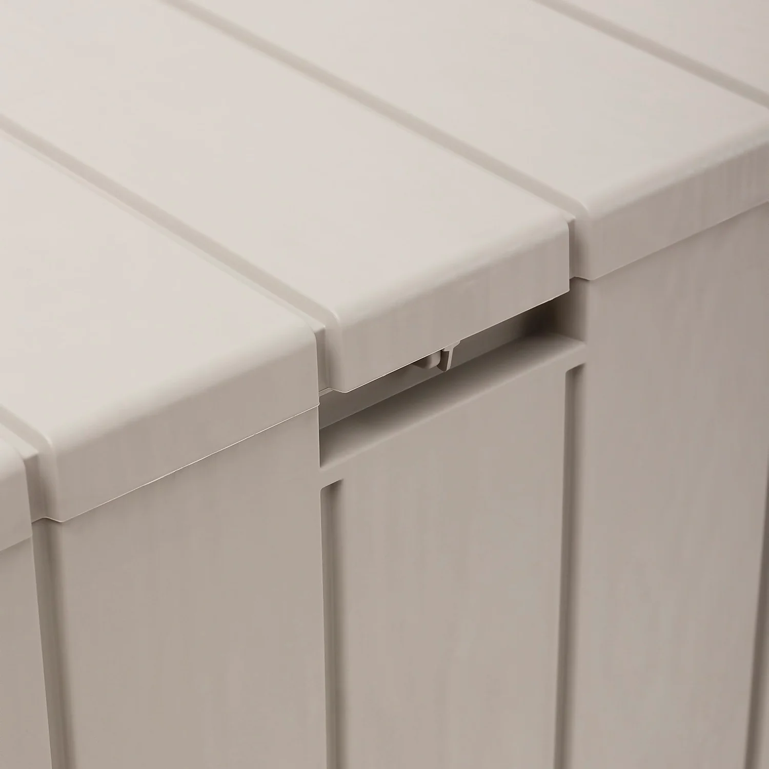 Toomax Bravo Garden Storage Box 270L - Warm Grey 4 Toomax Bravo Garden Storage Box 270L - Warm Grey - Image 4