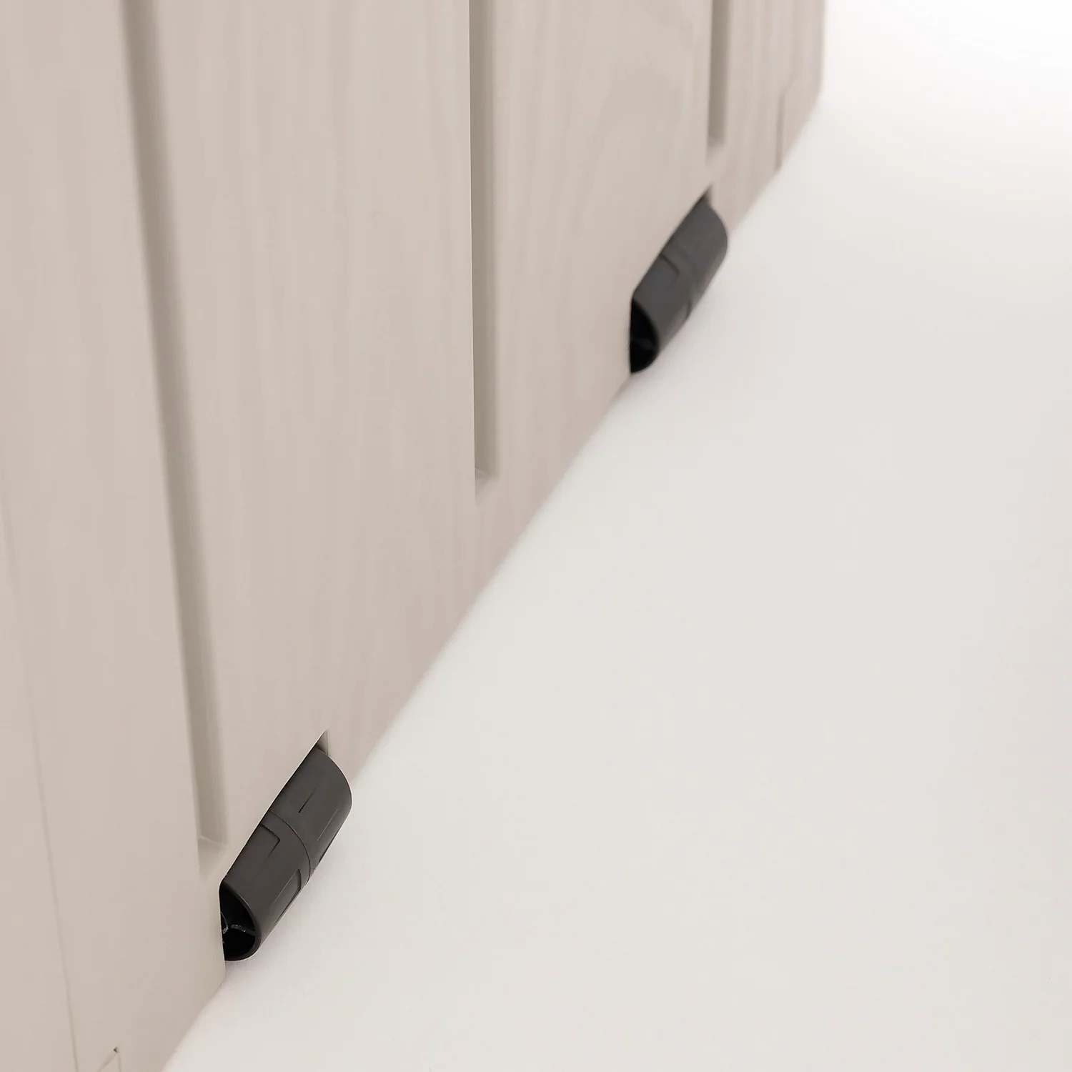 Toomax Bravo Garden Storage Box 270L - Warm Grey 6 Toomax Bravo Garden Storage Box 270L - Warm Grey - Image 6